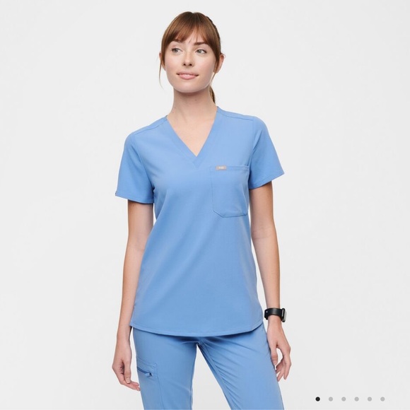 Figs Tops - Catarina One-Pocket Scrub Top